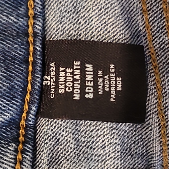 & DENIM Jeans ~ Distressed Skinny Coupe Moulante Jeans with Button-fly - Picture 7 of 13